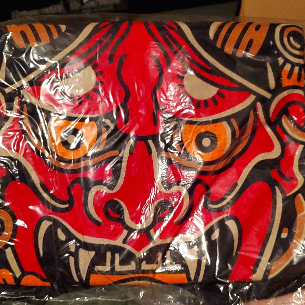 HANNYA BLACK T-SHIRT NWT